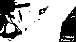 سيدات شابات يستخدمن الأشرطة لصفع رجل خاضع بقسوة