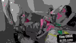 محلوقات ومرسومات: فتيات سيئات يضحكن على انتصابه الصغير