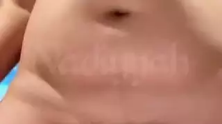 العربية فرخ عارية تماما وإغاظة مع لها الثدي الطبيعية الكبيرة وضيق مشعر كس