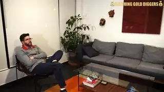 كسها يتدمر من قبل زب تركي مسيطر