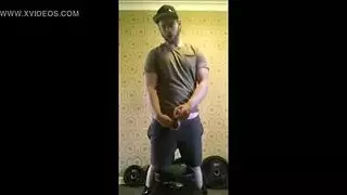 هزة جماع كريمية لرغبات رجل مثير