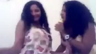 مترجم عربي تدريب يهيج علابنته