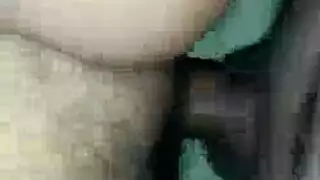 اثنان على واحد: أيدرا فوكس وموسى تخدم قضيبًا ضخمًا
