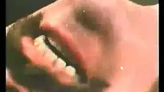 لا تملك مالاً للجنس؟ ثروة أراكي تشتري مشاهد إباحية صريحة