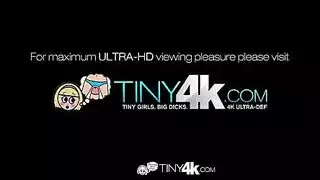 ممثل إباحي محترف يتناوب على الشقراوين