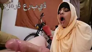 أجنبي ينك عاهرة محجبة يائسة